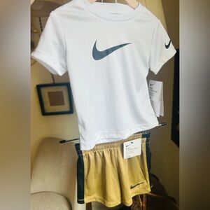 NEW WITH TAG Nike White 2-Piece Set with Dri-FIT